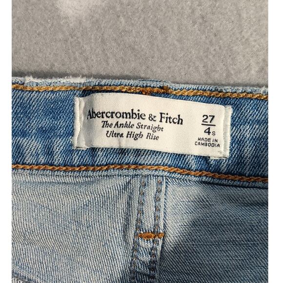 Abercrombie & Fitch Ultra High Rise Ankle Straight Jeans  Size 27 (4S)Light Wash - Picture 3 of 6